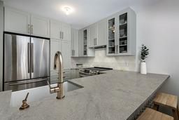 Colonial Ice Granite - zh0qolfc172uxz7jfxxz_x500.jpg