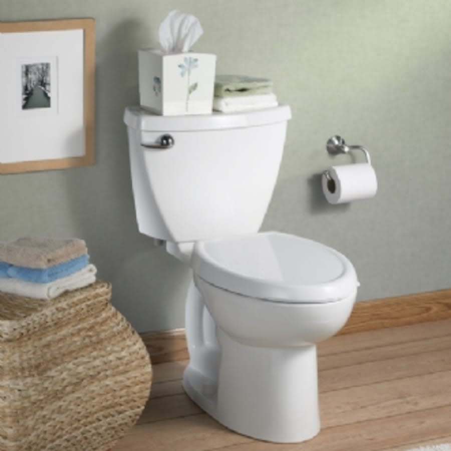 Cadet 3 Slow Close Round Front Toilet Seat & Cover, with Everclean Surface
